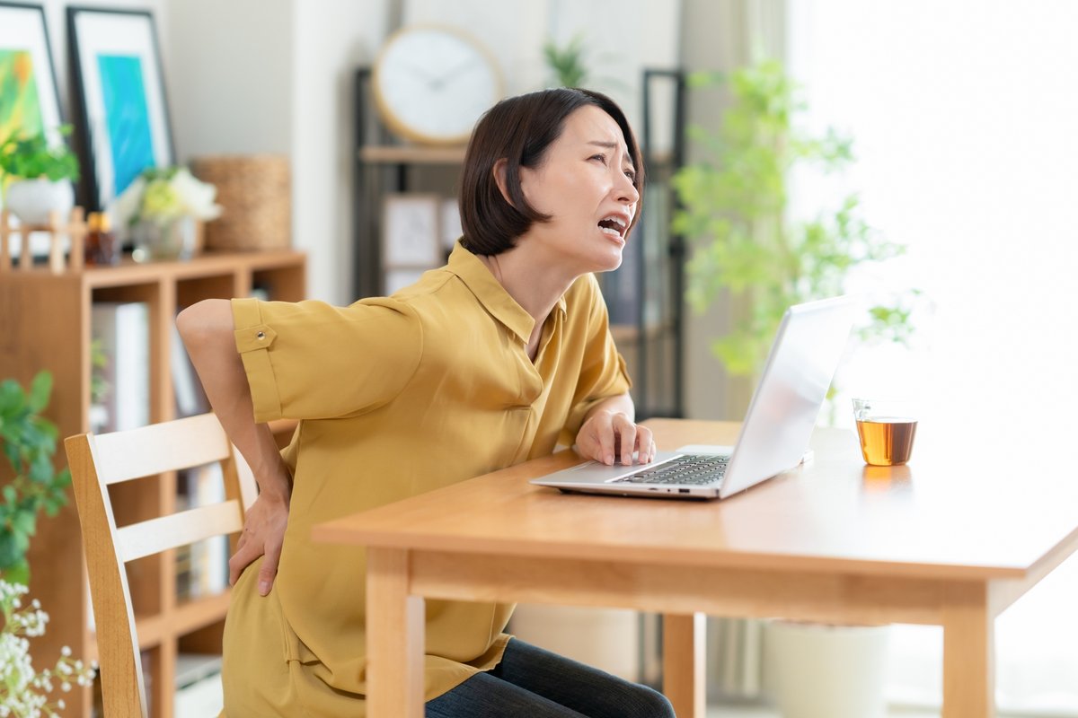 腰痛に悩む中高年